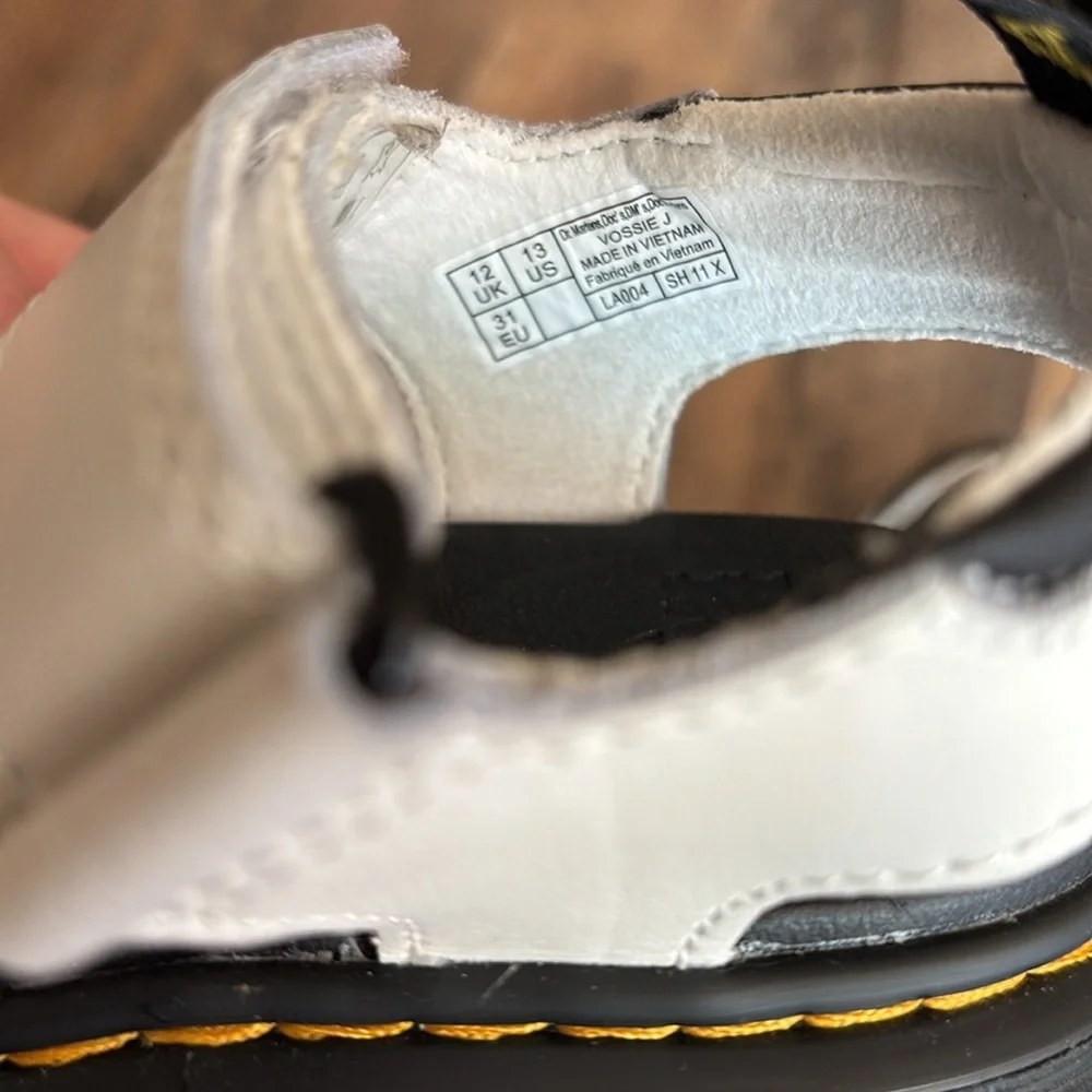 Dr. Martens White Vossie J Sandals *flawed*